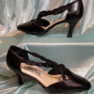Vintage 80’s black pumps w/cross over strap brand new! 3 size 7m‎